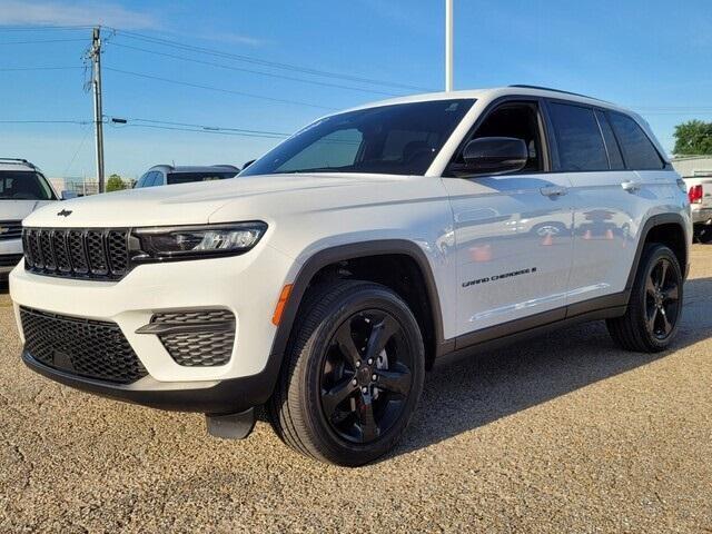 used 2024 Jeep Grand Cherokee car, priced at $38,995