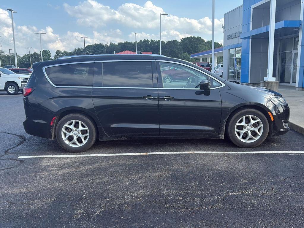 used 2018 Chrysler Pacifica car, priced at $12,692