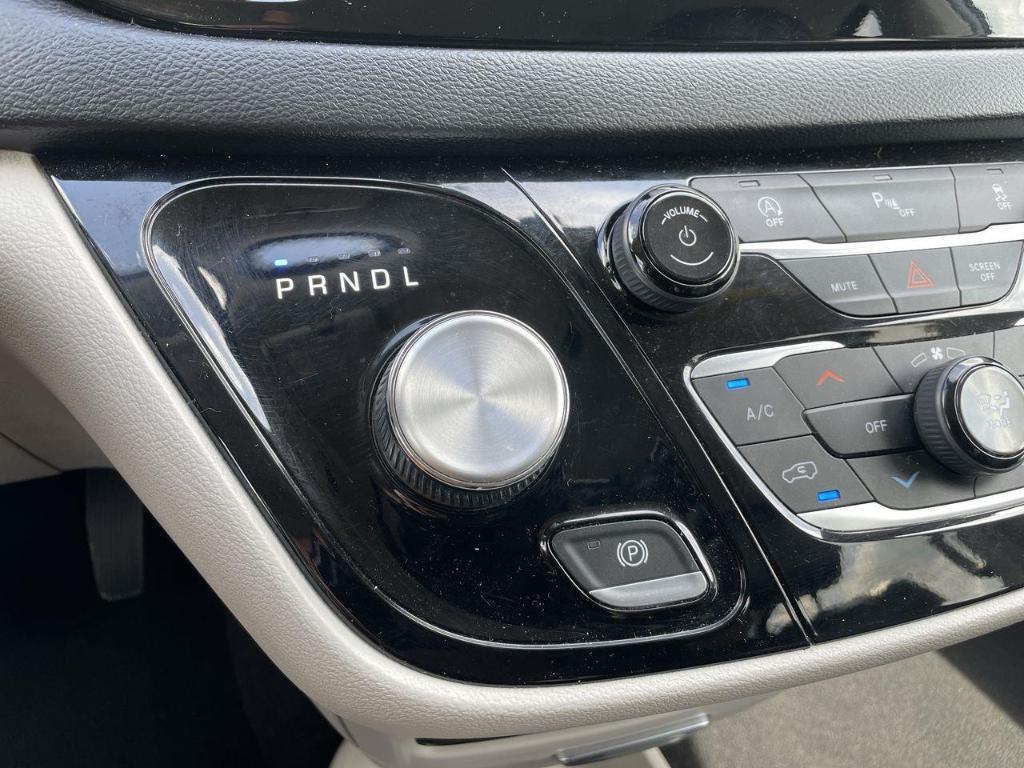 used 2020 Chrysler Pacifica car, priced at $18,875