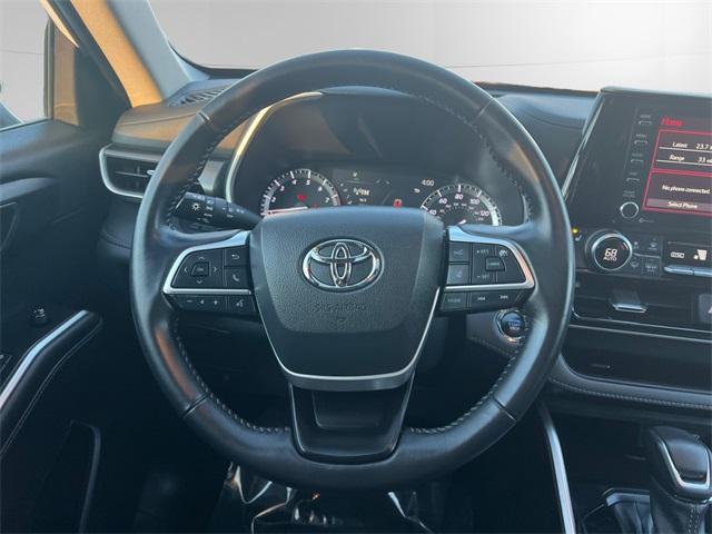 used 2022 Toyota Highlander car, priced at $36,852