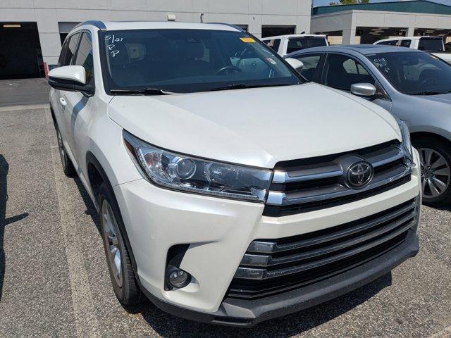 used 2017 Toyota Highlander car, priced at $22,977