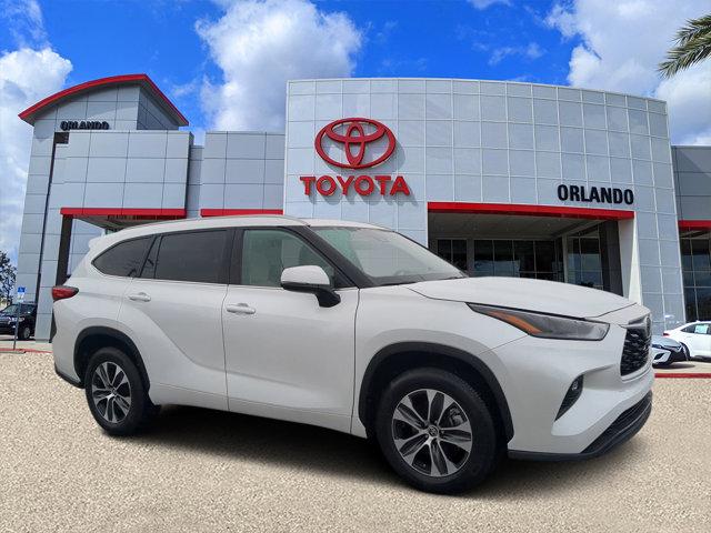 used 2022 Toyota Highlander car, priced at $37,995