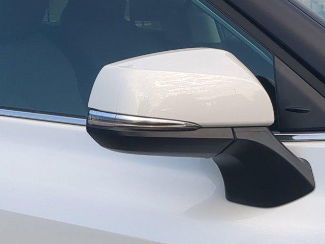 new 2025 Toyota Highlander car, priced at $42,444