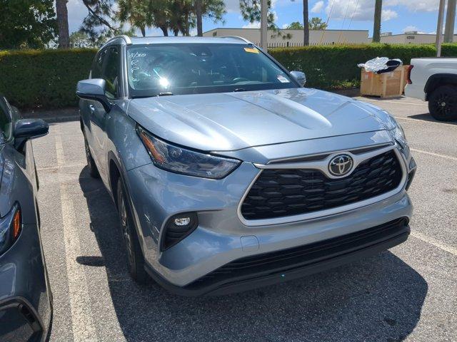 used 2023 Toyota Highlander car, priced at $35,977