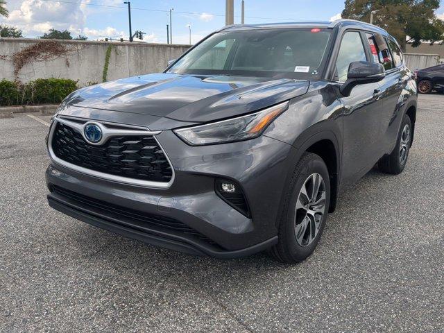 new 2024 Toyota Highlander car, priced at $46,918