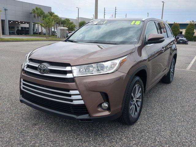 used 2018 Toyota Highlander car, priced at $26,995