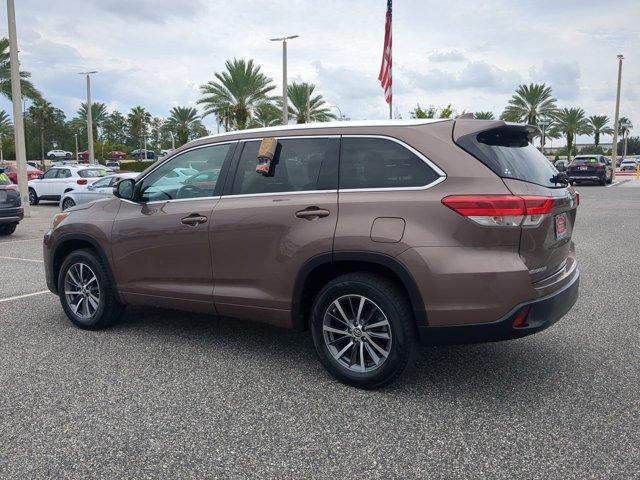 used 2018 Toyota Highlander car, priced at $26,995