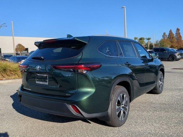 new 2025 Toyota Highlander car, priced at $48,704