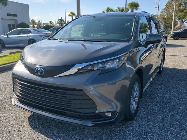 new 2025 Toyota Sienna car, priced at $50,172