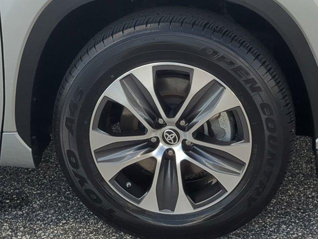 used 2023 Toyota Highlander car, priced at $36,977