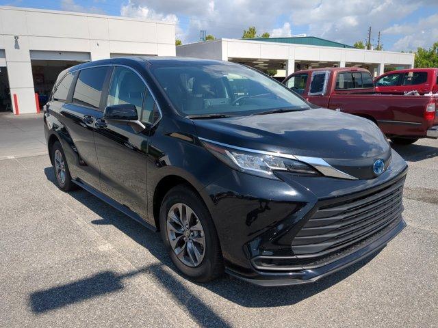 used 2023 Toyota Sienna car, priced at $40,995