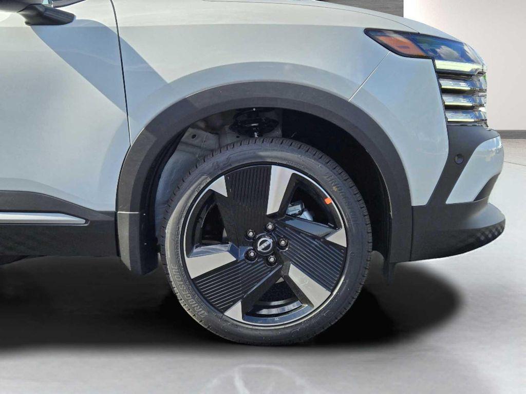 new 2025 Nissan Kicks car, priced at $27,569