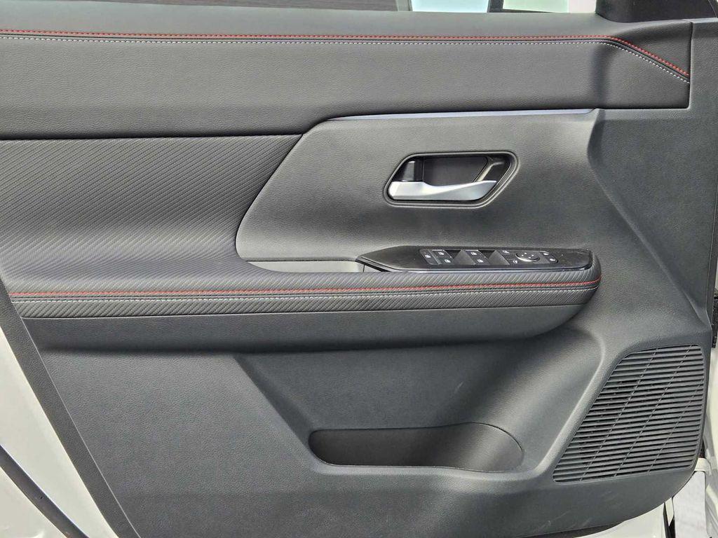 new 2025 Nissan Kicks car, priced at $27,824