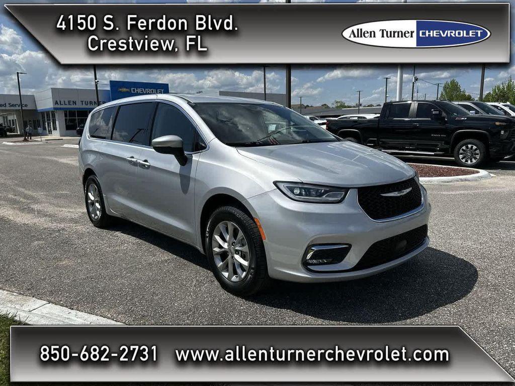used 2023 Chrysler Pacifica car, priced at $23,755