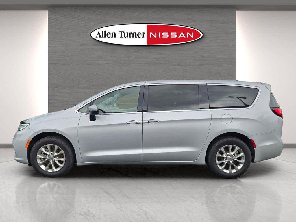 used 2023 Chrysler Pacifica car, priced at $23,755