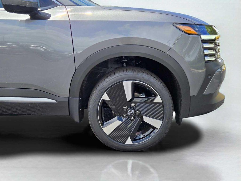 new 2025 Nissan Kicks car, priced at $27,217