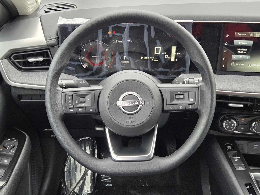 new 2025 Nissan Kicks car, priced at $24,308