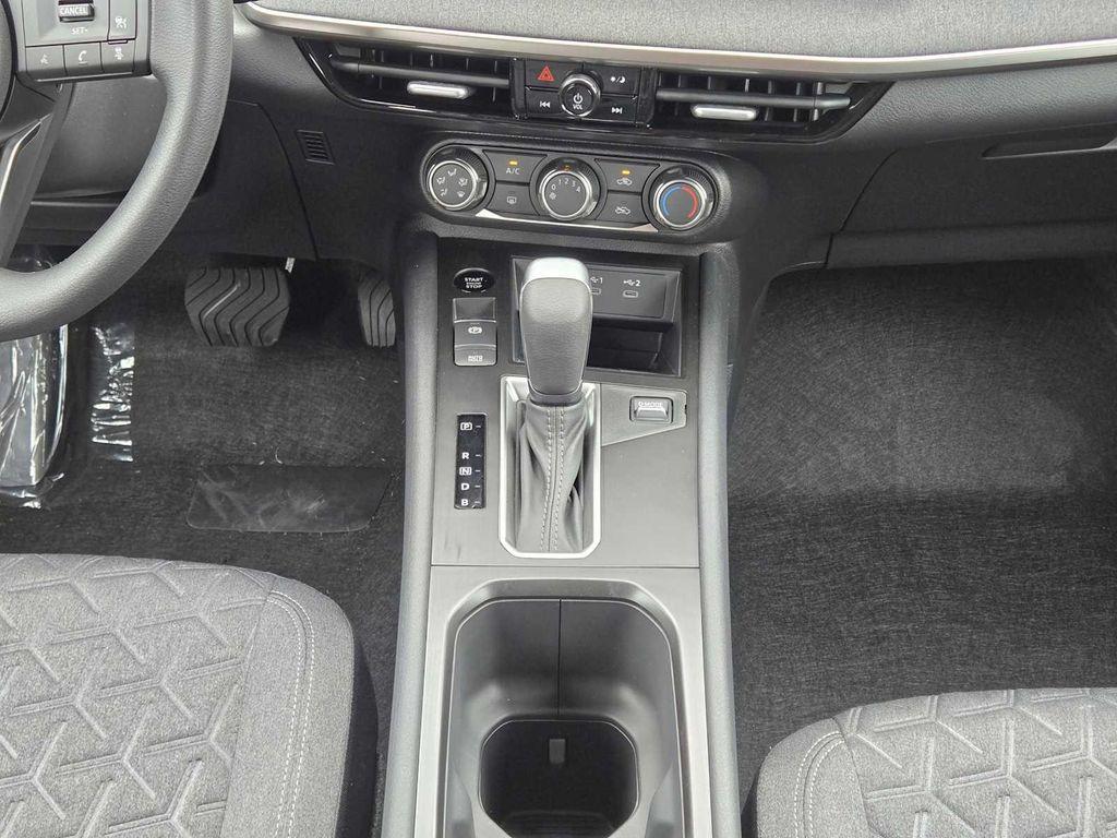 new 2025 Nissan Kicks car, priced at $24,308