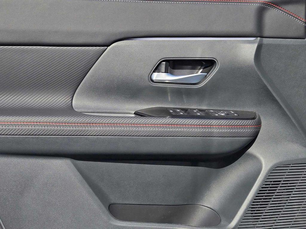new 2025 Nissan Kicks car, priced at $27,203