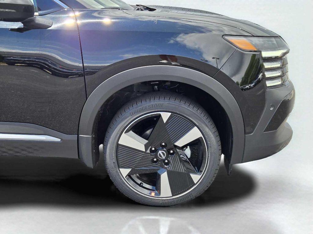 new 2025 Nissan Kicks car, priced at $27,203