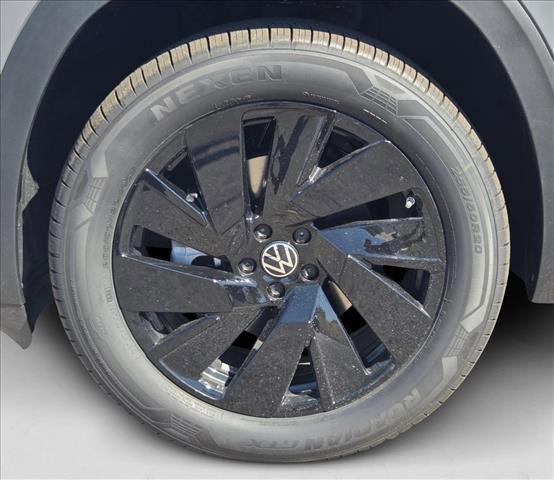 new 2026 Volkswagen Atlas car, priced at $45,648