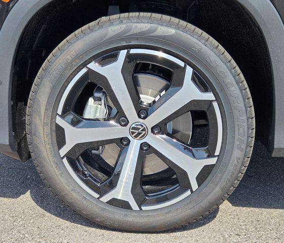 new 2025 Volkswagen Tiguan car, priced at $35,632