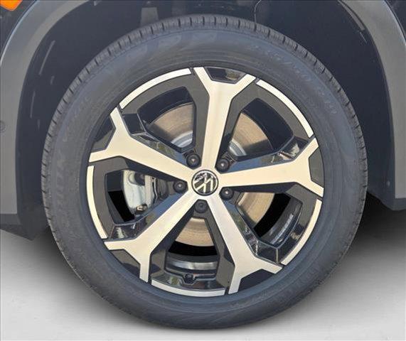 new 2025 Volkswagen Tiguan car, priced at $35,050