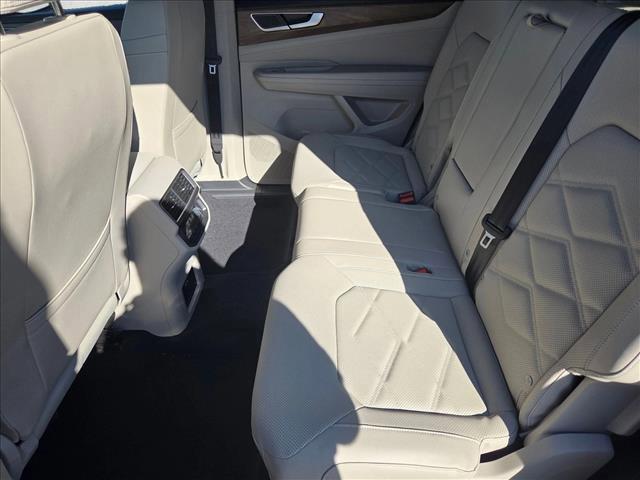 new 2026 Volkswagen Atlas car, priced at $46,375