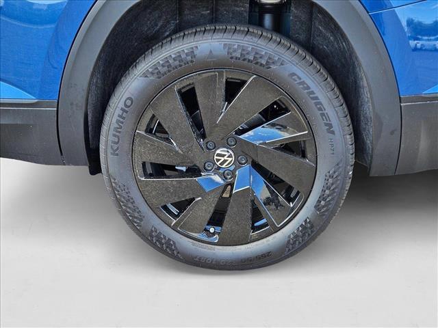 new 2025 Volkswagen Atlas car, priced at $43,765