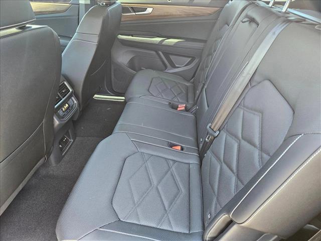 new 2025 Volkswagen Atlas car, priced at $43,796
