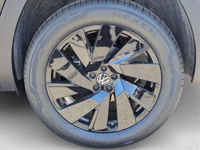 new 2025 Volkswagen Atlas Cross Sport car, priced at $42,026