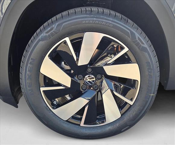 new 2026 Volkswagen Atlas Cross Sport car, priced at $50,852