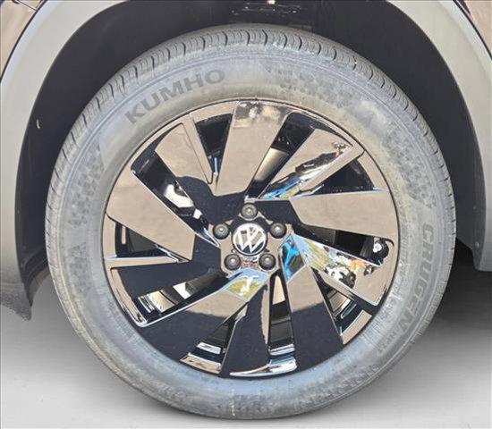 new 2026 Volkswagen Atlas Cross Sport car, priced at $44,452