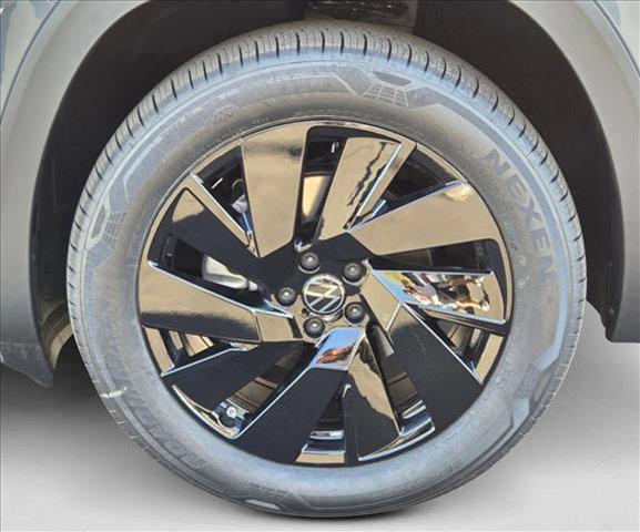 new 2026 Volkswagen Atlas Cross Sport car, priced at $48,414