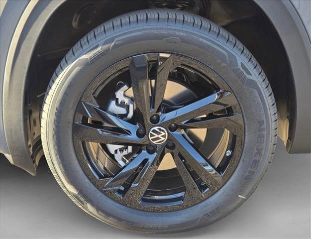 new 2026 Volkswagen Atlas Cross Sport car, priced at $52,328