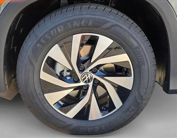 new 2026 Volkswagen Tiguan car, priced at $32,455