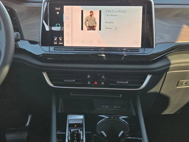 new 2026 Volkswagen Atlas car, priced at $45,010