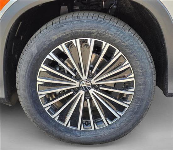new 2025 Volkswagen Tiguan car, priced at $28,734