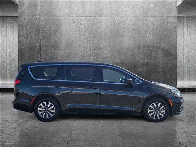 used 2024 Chrysler Pacifica Hybrid car, priced at $34,995