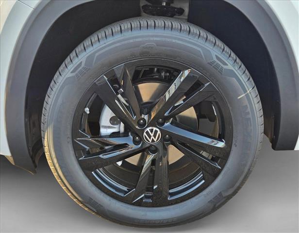 new 2026 Volkswagen Atlas Cross Sport car, priced at $52,328