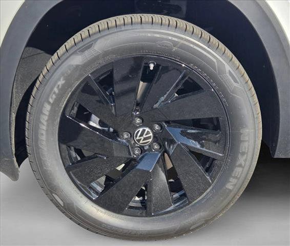 new 2026 Volkswagen Atlas car, priced at $49,320