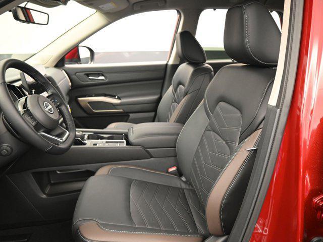 new 2025 Nissan Pathfinder car, priced at $49,986