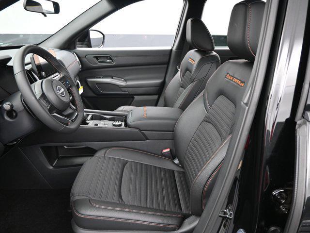 new 2025 Nissan Pathfinder car, priced at $43,889
