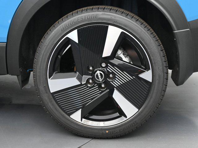 new 2025 Nissan Kicks car, priced at $30,460