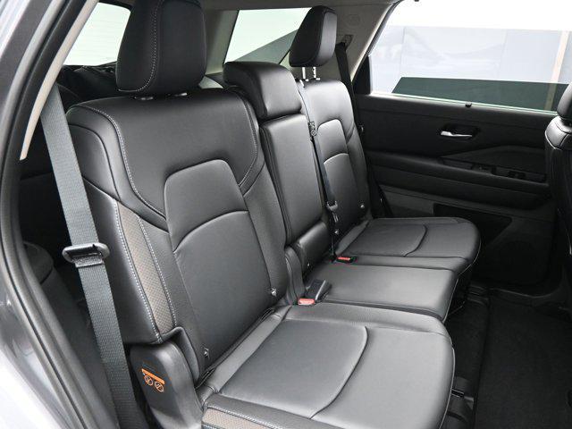 new 2025 Nissan Pathfinder car, priced at $44,016