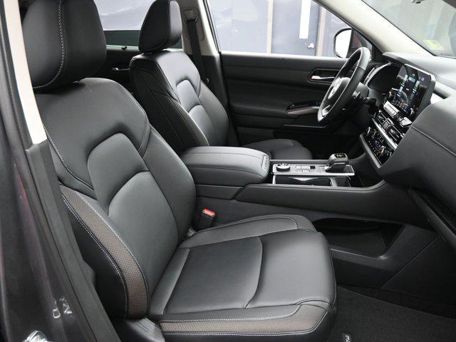new 2025 Nissan Pathfinder car, priced at $44,016