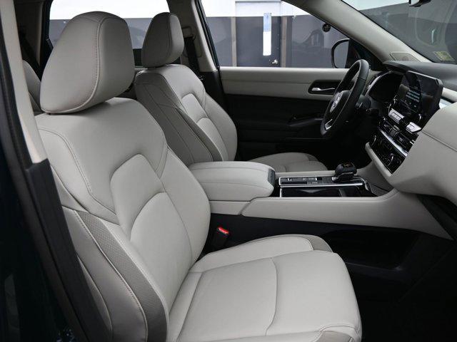 new 2025 Nissan Pathfinder car, priced at $45,738