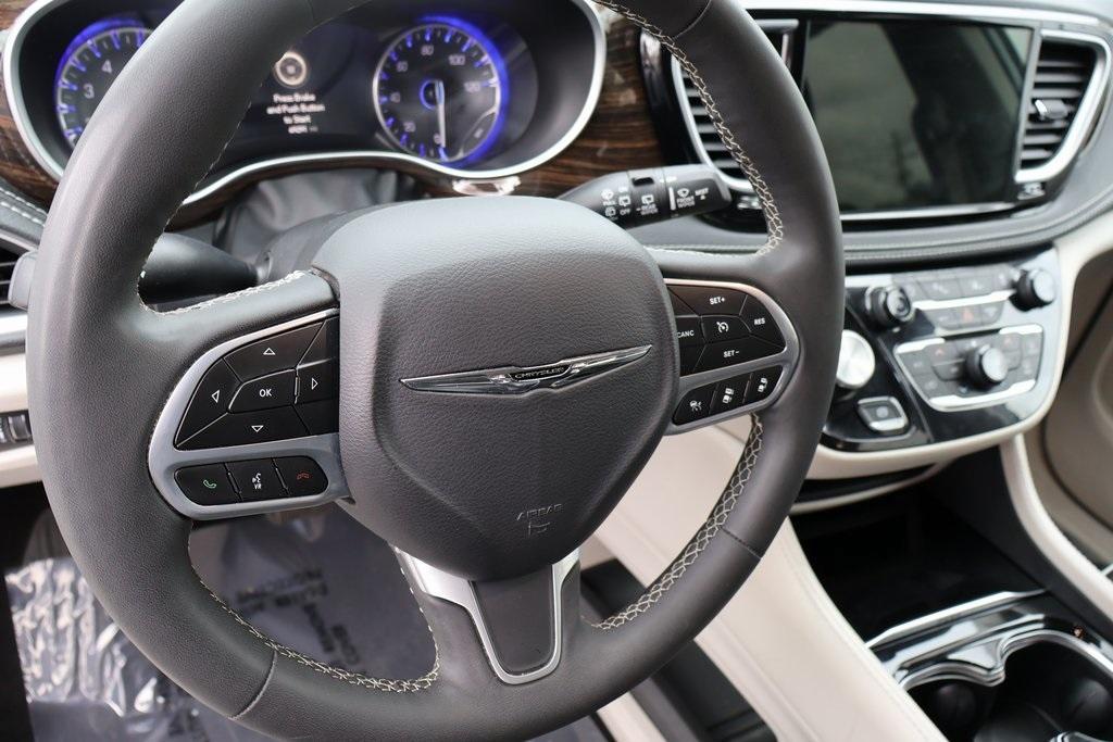 used 2023 Chrysler Pacifica car, priced at $30,959