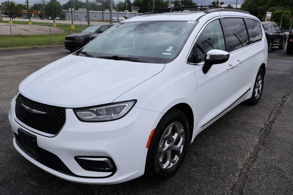 used 2023 Chrysler Pacifica car, priced at $30,959
