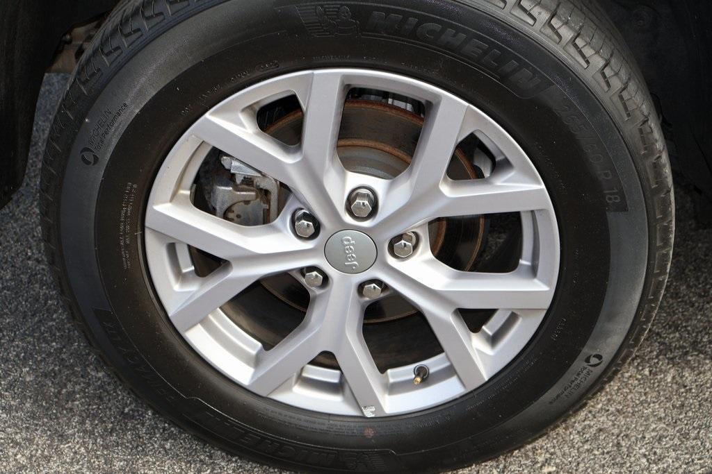 used 2022 Jeep Grand Cherokee car, priced at $31,559